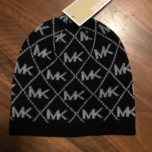 Michael Kors Mk Logo Women’s Beanie Winter Hat
